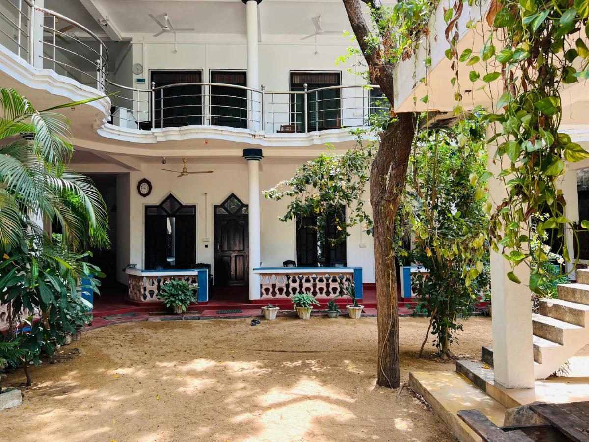 Sea Rock Beach Hotel Arugam Bay Luaran gambar